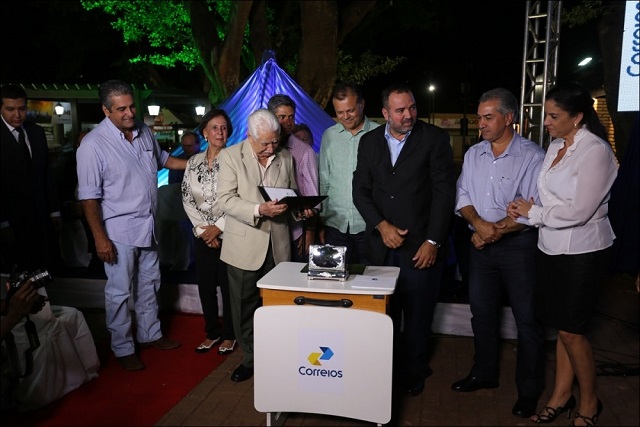 Abílio de Barros recebe homenagem na abertura da Expogrande