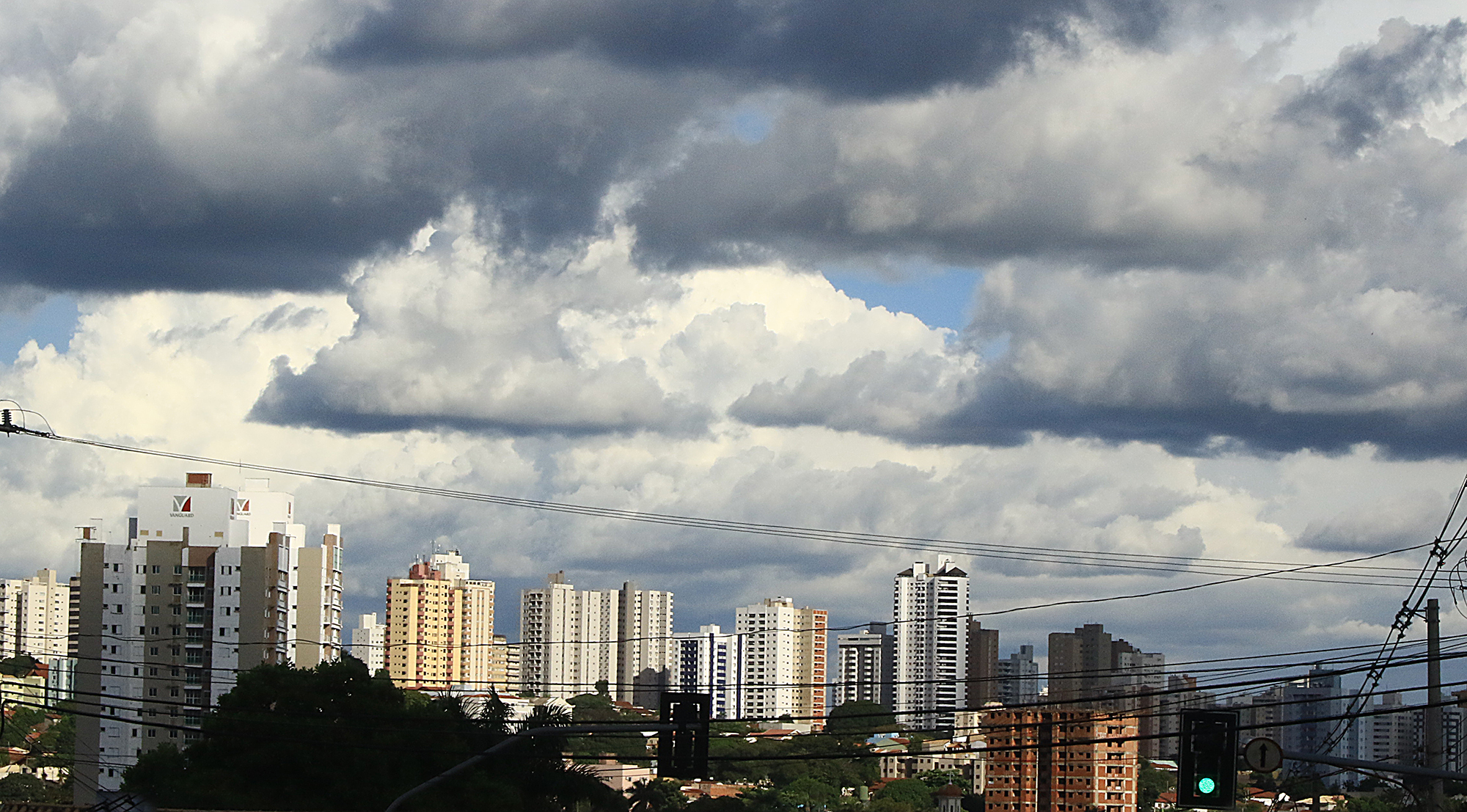 Cemtec prevê tempo nublado e temperaturas amenas nesta quinta feira