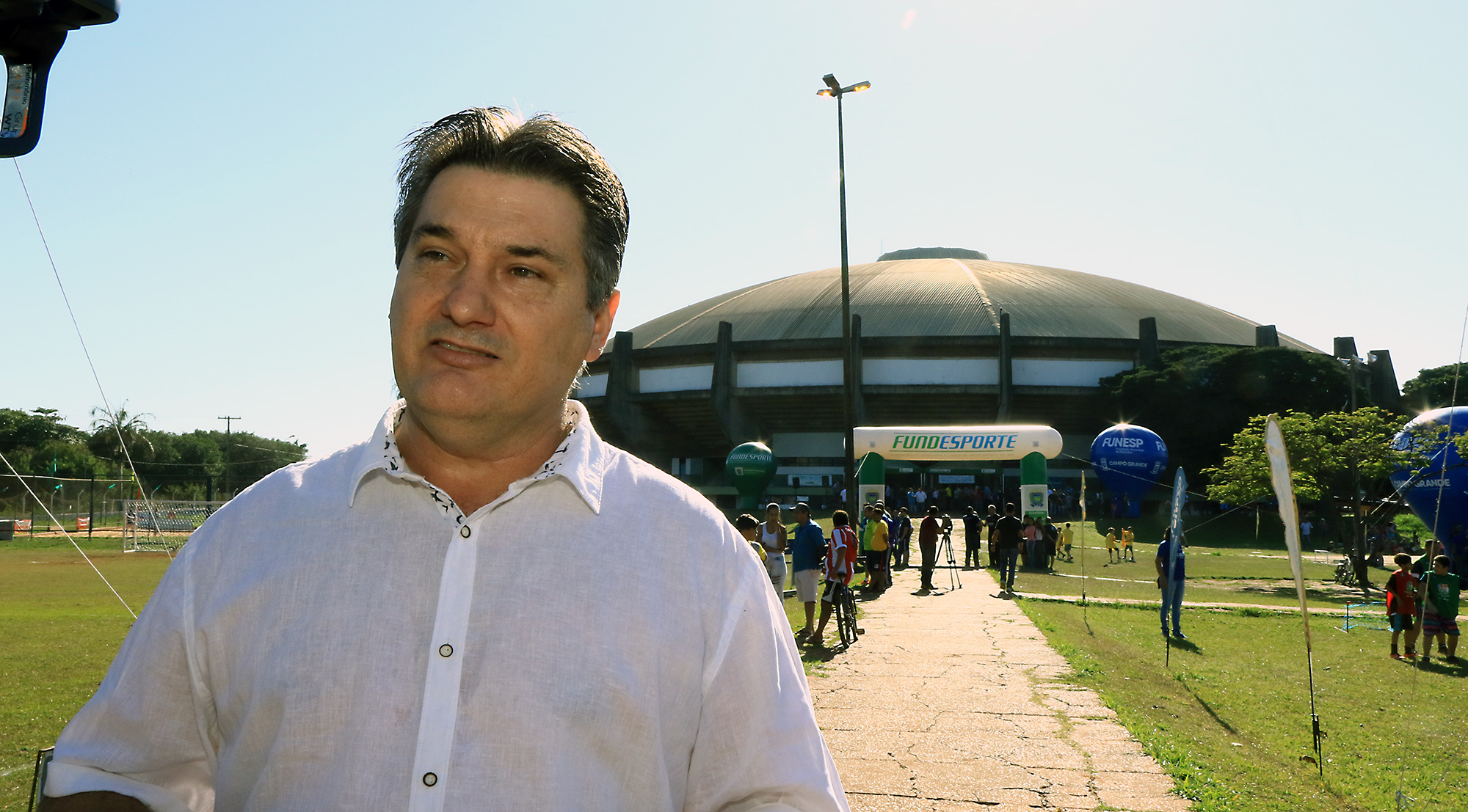 Reinaldo Azambuja visita Guanandizão e garante verba para recuperar o