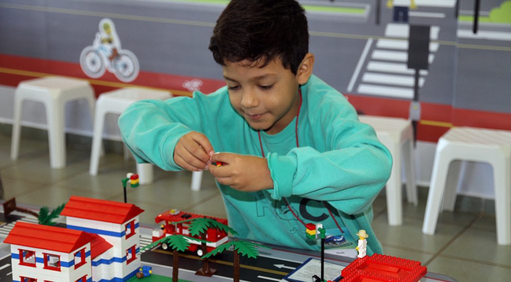 Detranzinho Vai Escola Inicia Atividades E Alunos Aprendem Sobre O