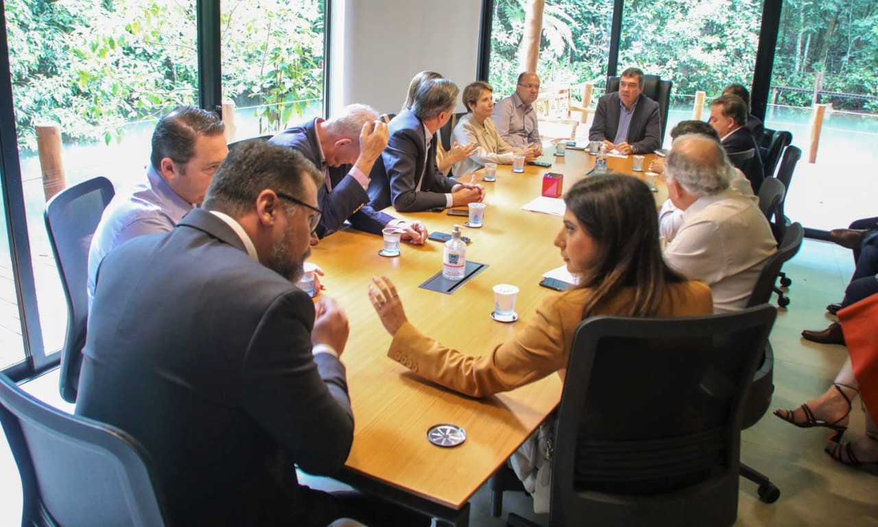 Governador reunido a bancada federal Foto Saul Schramm Agência