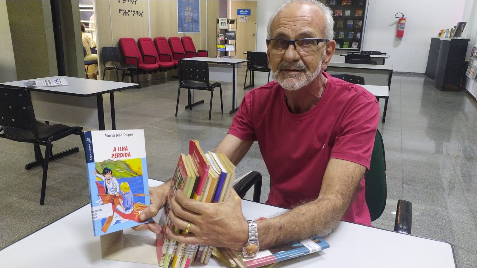 Nos Anos Da Cole O Vaga Lume Biblioteca Isa As Paim Faz Exposi O