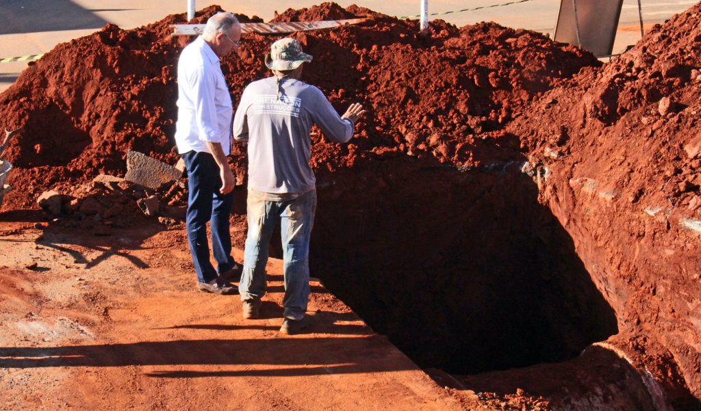 Obras de drenagem do novo acesso às Moreninhas chegam a 65 de execução