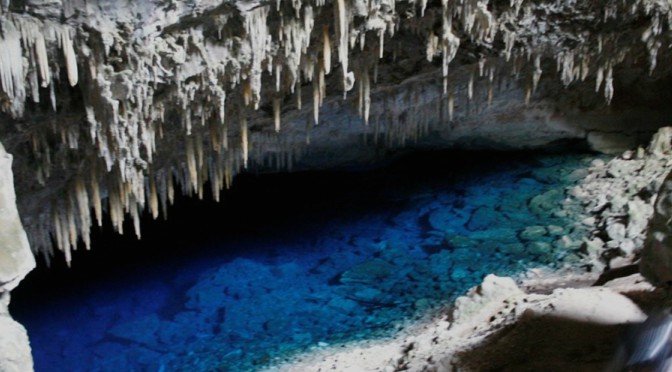 Gruta do Lago Azul