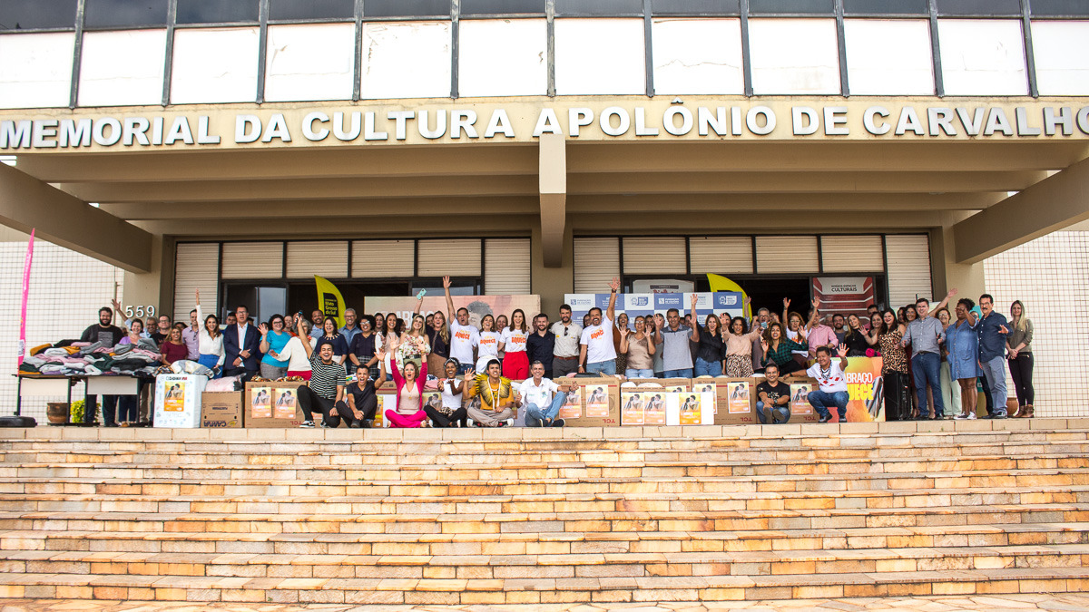 Defesa Civil de Canoas recebe doação de cobertores do Instituto