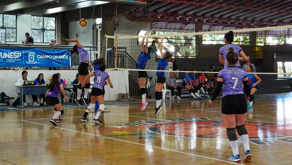 Representante do vôlei feminino de Naviraí para os Jogos