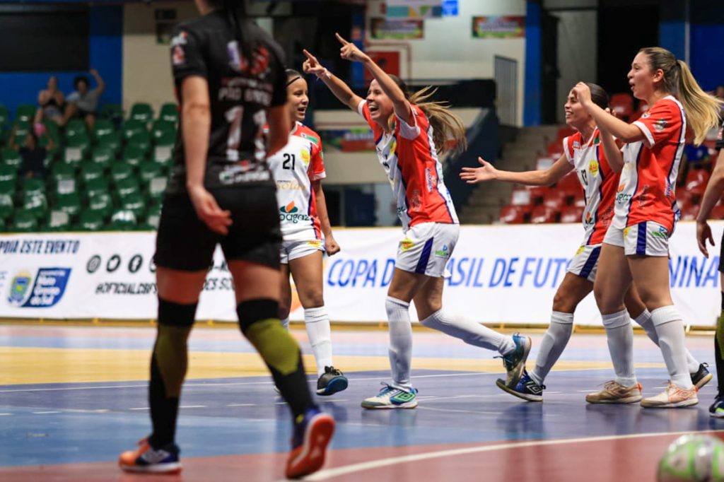 Em jogo eletrizante, Serc/UCDB e Taboão empatam pela Copa do Brasil de futsal feminino