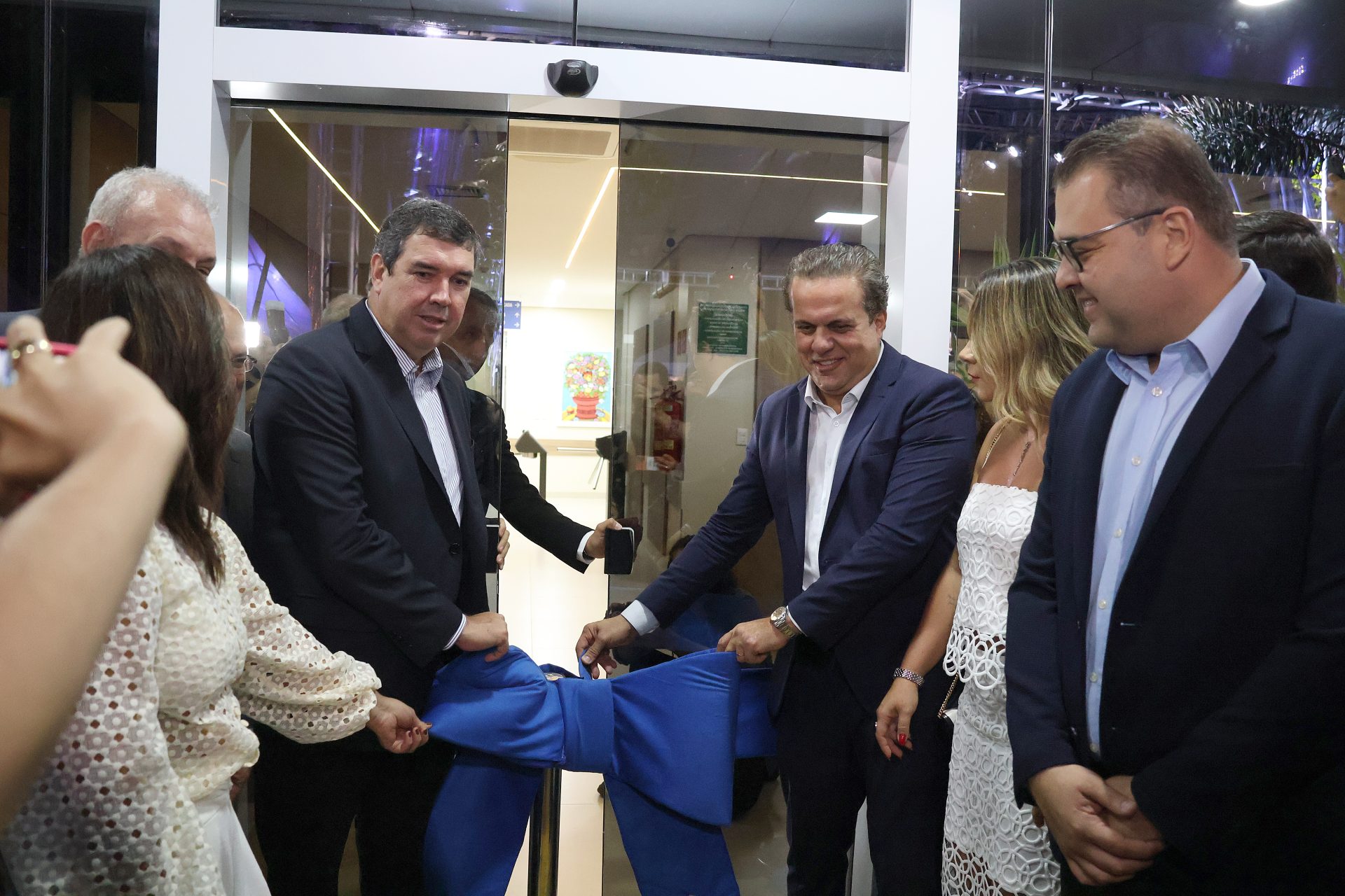 Governador participa da entrega do novo hospital da Cassems em Dourados