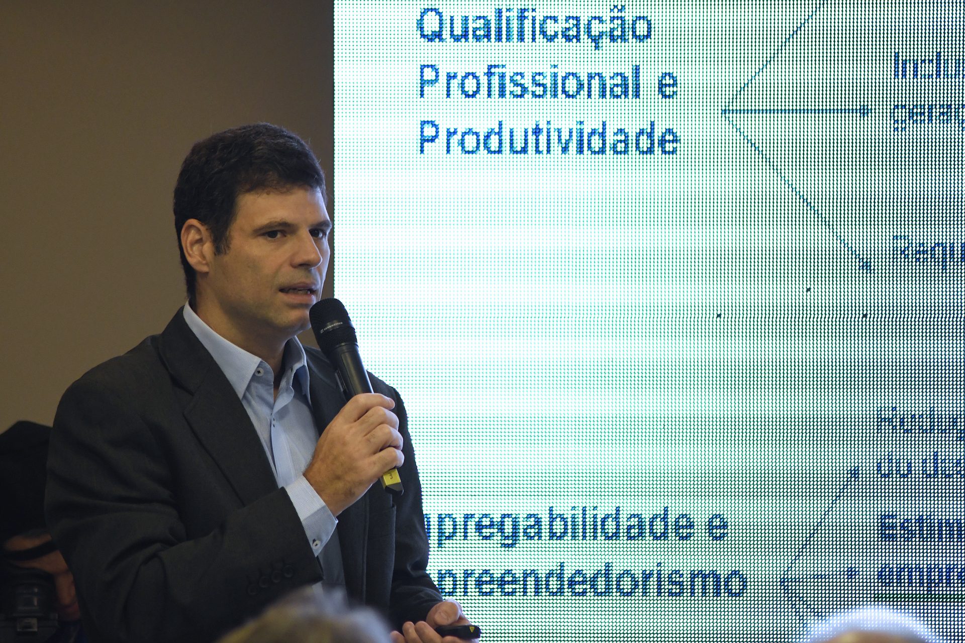Governador participa da Assinatura do Voucher Desenvolvedor Foto Bruno Rezende 14 scaled