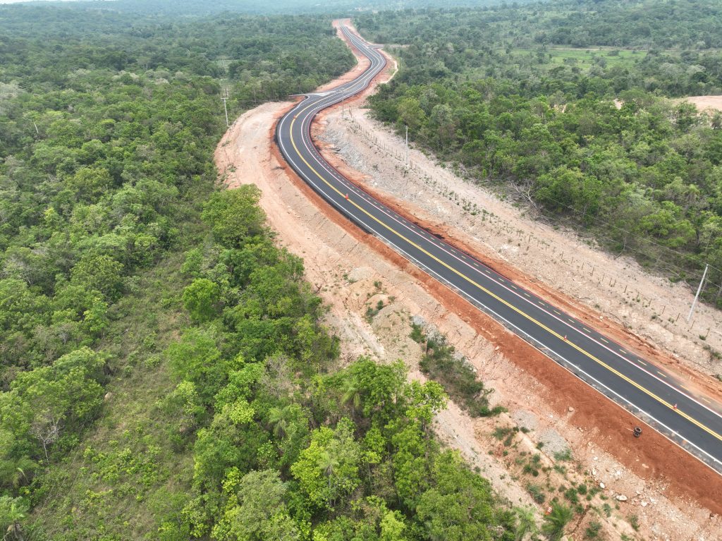 Com asfalto novo, Rodovia do Turismo integra centro de Bonito aos balneários do Rio Formoso
