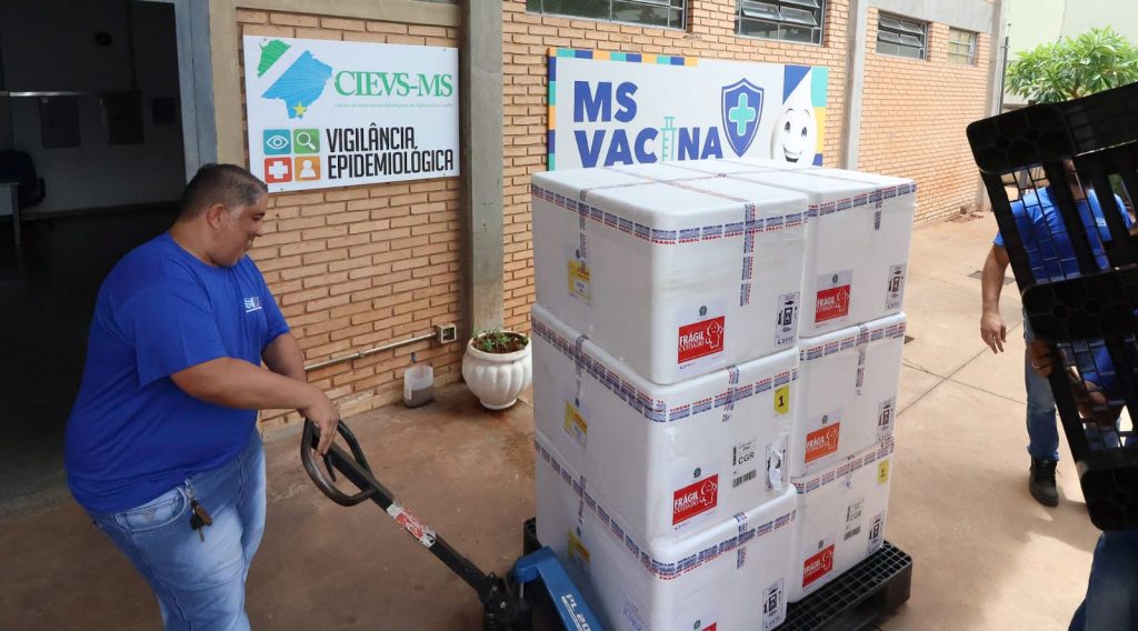 Governo do Estado começa a distribuição da vacina contra a dengue com 69.570 doses