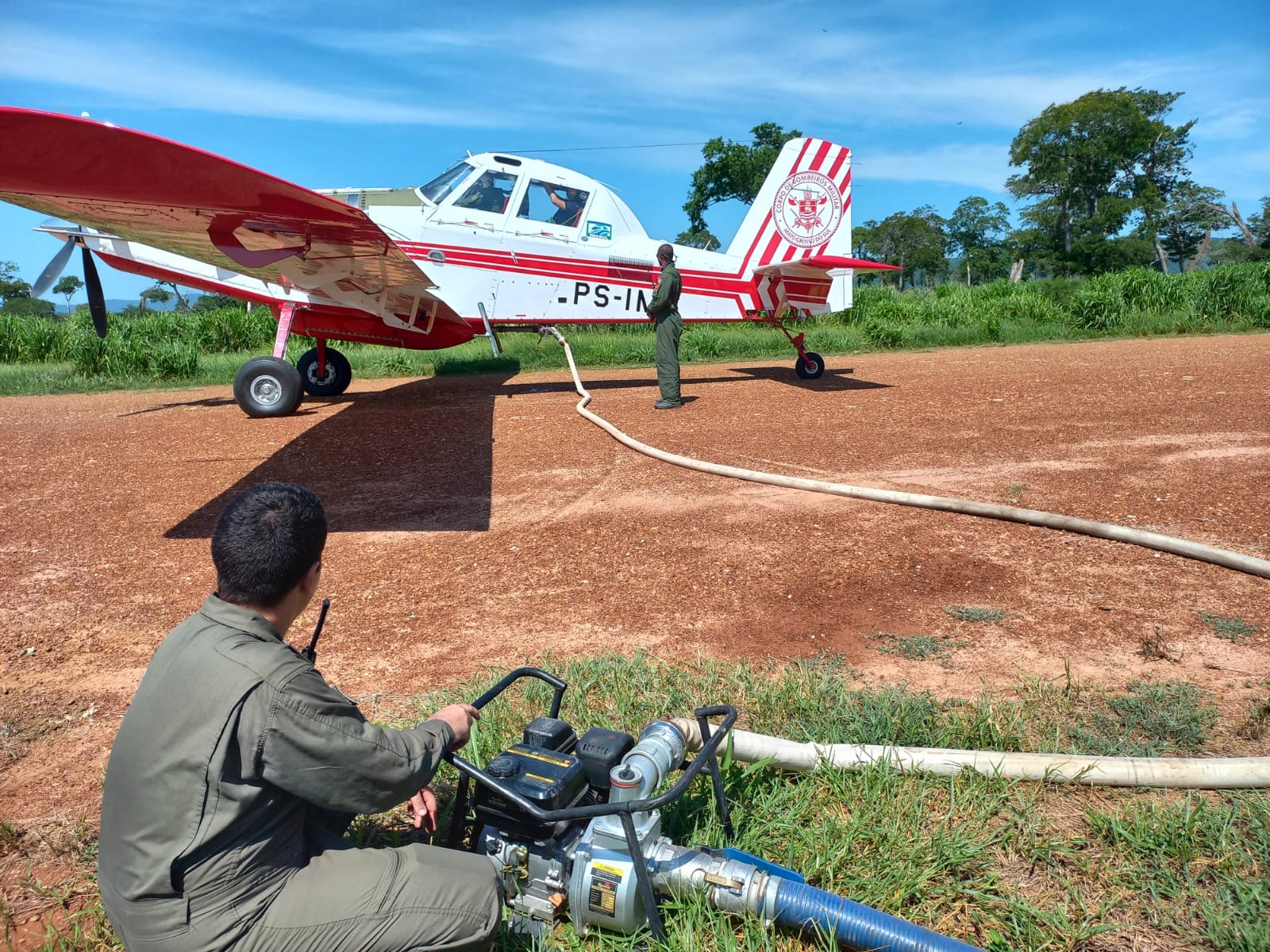 Bombeiros de MS controlam incêndio no Pantanal com atuação por terra e ar