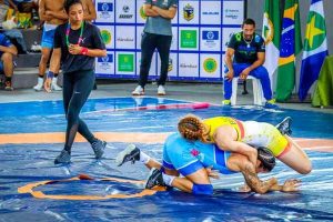 "Muito do que eu tenho hoje é graças ao esporte", diz Assíria da Silva, lutadora de wrestling