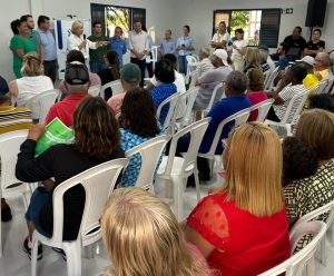 Inauguração do Centro Comunitário Recanto dos Rouxinóis é marcado por entrega de títulos à comunidade