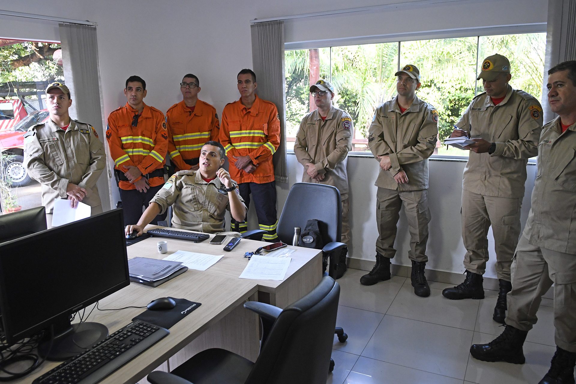 Com ações preventivas e bases avançadas, bombeiros de MS atuam no combate a incêndios florestais no Pantanal