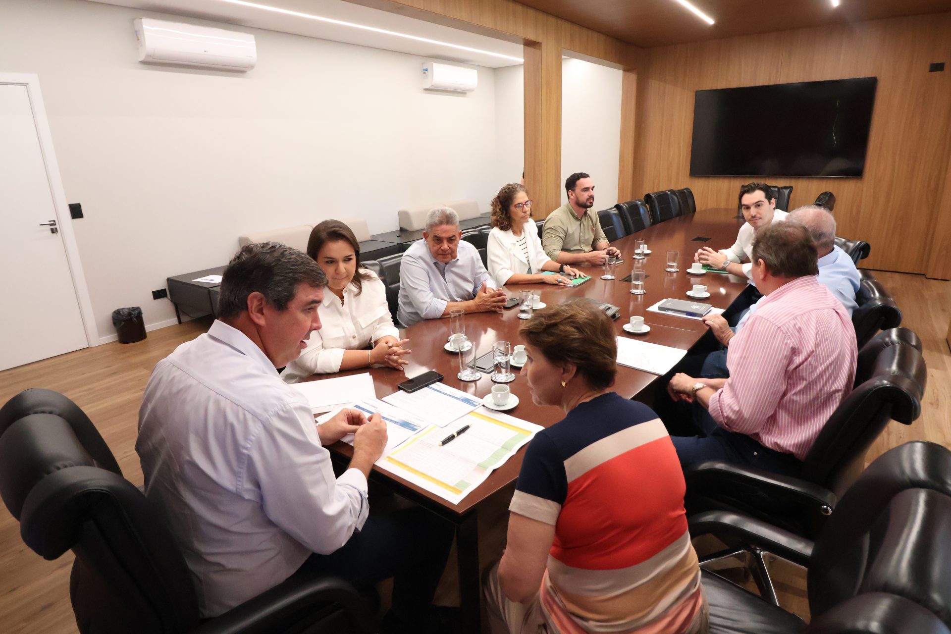 Demandas e projetos na Capital pautam reunião entre município e governo estadual