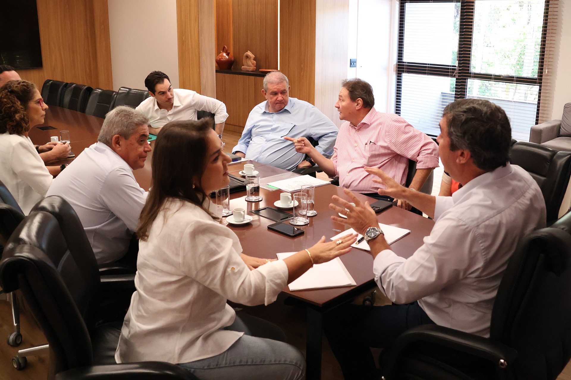Demandas e projetos na Capital pautam reunião entre município e governo estadual