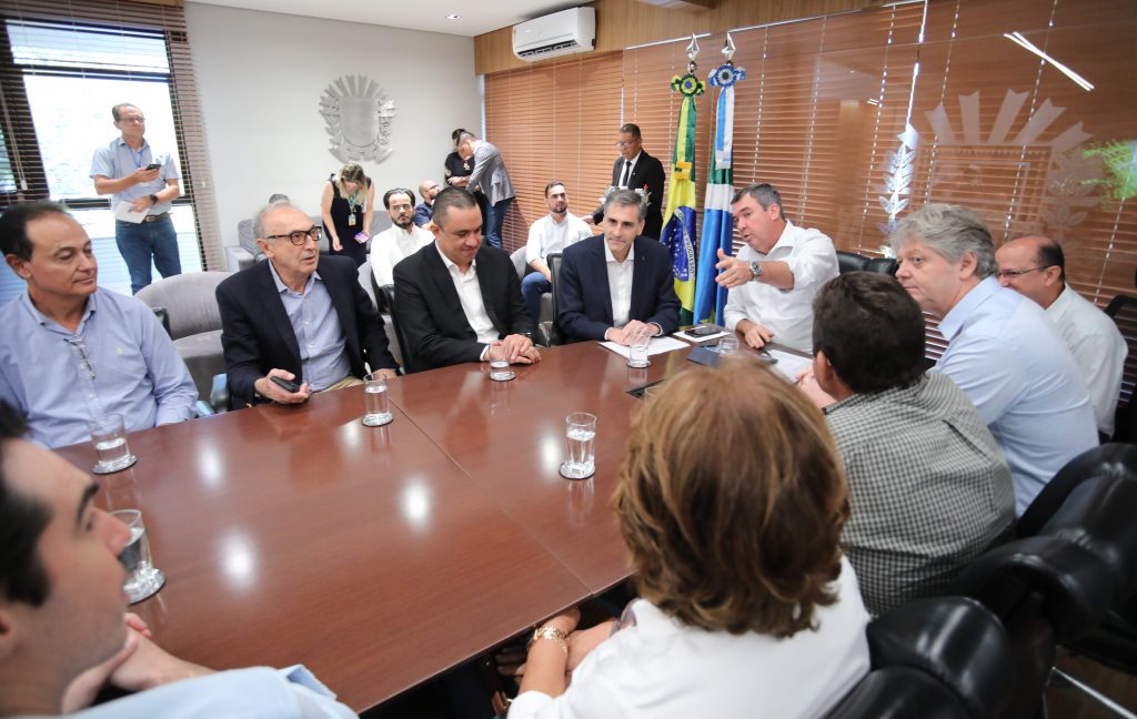Polo Mundial de Celulose: governo entrega licença para instalação da fábrica da Arauco em MS