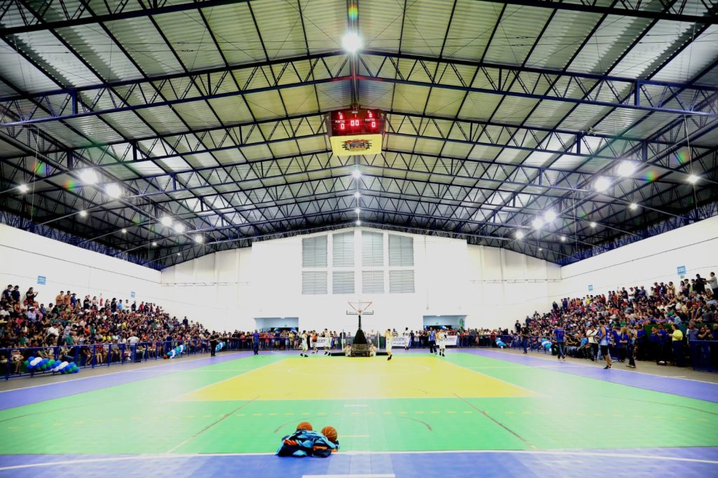 Primeiro ginásio poliesportivo de Itaquiraí é inaugurado com investimento do Governo do Estado