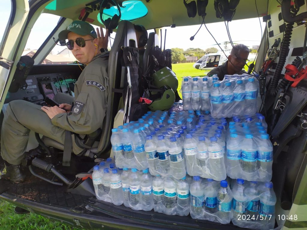 helicptero transporte agua forças de segurança de ms