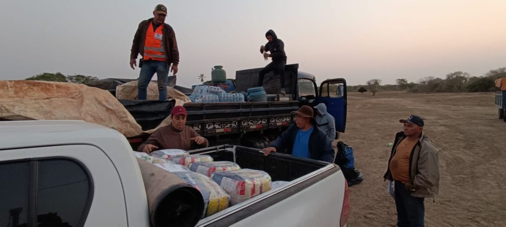 Voluntários chegam ao interior do Pantanal para levar ajuda e dar assistência aos ribeirinhos