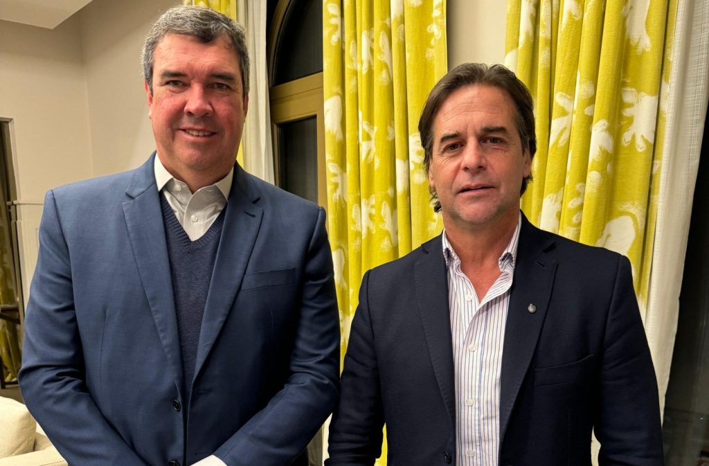 Riedel e presidente Uruguai Luis Pou scaled e1723738871171