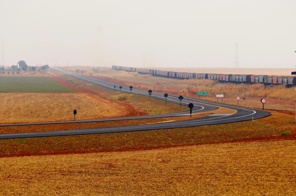 >Contorno rodoviário feito em Chapadão do Sul (Foto: Saul Schramm)