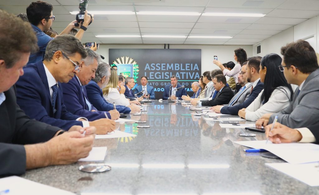 Governo de MS apresenta balanço do ano e perspectivas para 2025 à Assembleia Legislativa