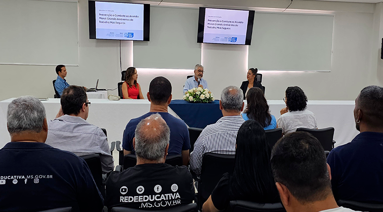 Escola do Consumidor realiza palestra de combate ao assédio no trabalho