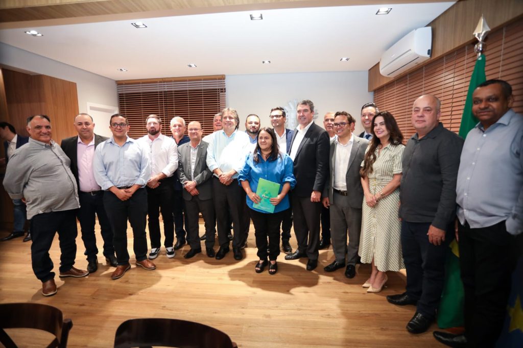 Bataguassu apresenta projetos para habitação, pavimentação de bairros e Núcleo Industrial Bataguassu apresenta projetos para habitação, pavimentação de bairros e Núcleo Industrial