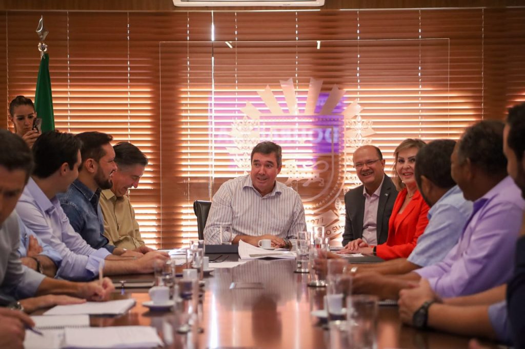 Douradina investe em obras de infraestrutura para alavancar o comércio local Douradina investe em obras de infraestrutura para alavancar o comércio local