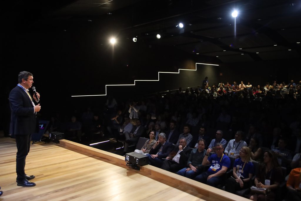"O melhor programa social que tem é o emprego", diz Eduardo Riedel na 'Semana S'