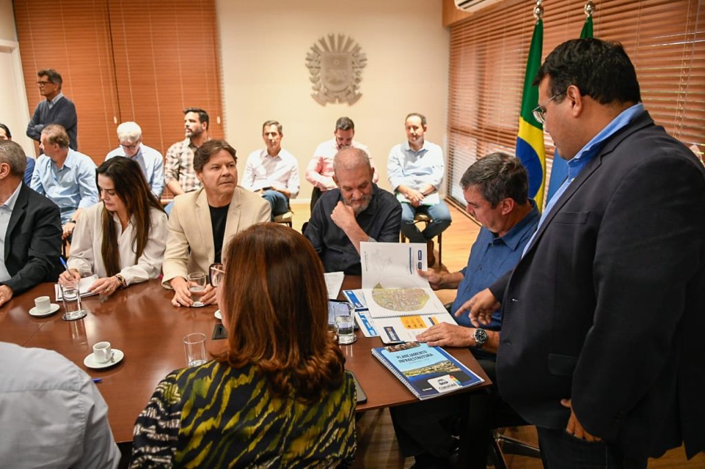 Na 2ª etapa do MS Municipalismo, Corumbá elege como prioridade a pavimentação e drenagem Na 2ª etapa do MS Municipalismo, Corumbá elege como prioridade a pavimentação e drenagem