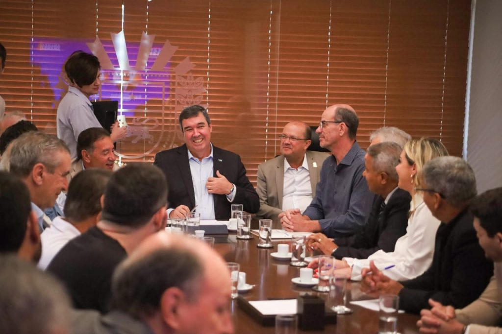 Amambai ganha novas ciclovias e pavimentação de bairros para qualificar infraestrutura urbana Amambai ganha novas ciclovias e pavimentação de bairros para qualificar infraestrutura urbana