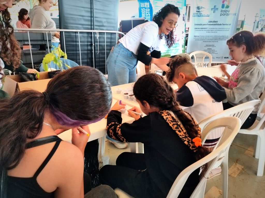 UEMS na Comunidade reforça compromisso com os direitos das mulheres na ação #TodosPorElas