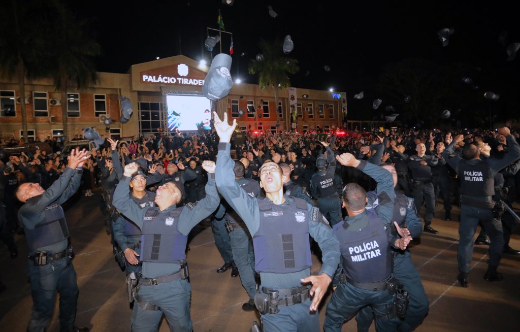 Investimento em segurança: Governo de MS entrega 427 novos policiais militares Investimento em segurança: Governo de MS entrega 427 novos policiais militares