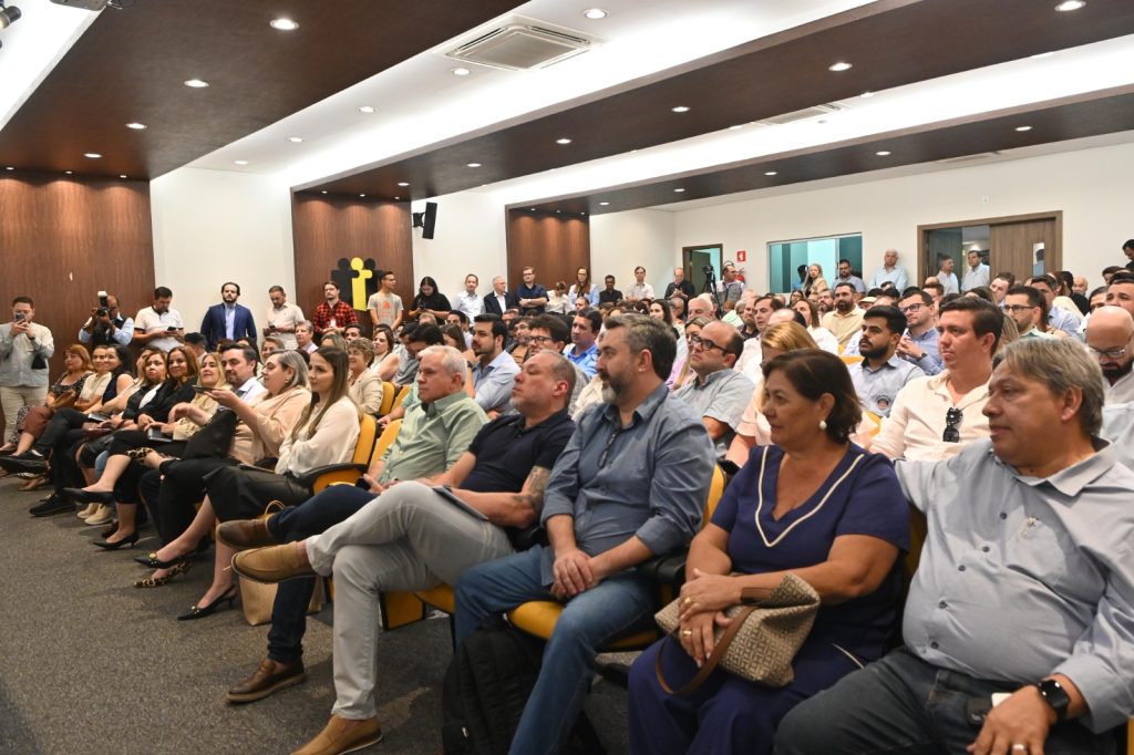 Governo de MS apresenta proposta de regionalização e financiamento da saúde às prefeituras do Estado Governo de MS apresenta proposta de regionalização e financiamento da saúde às prefeituras do Estado