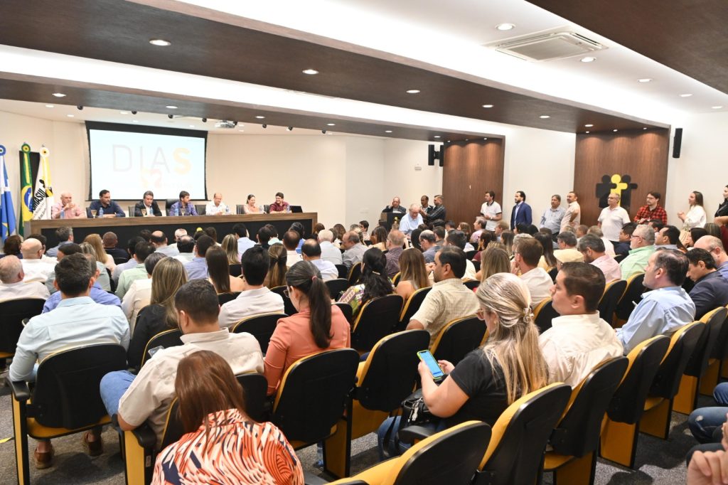 Governo de MS apresenta proposta de regionalização e financiamento da saúde às prefeituras do Estado Governo de MS apresenta proposta de regionalização e financiamento da saúde às prefeituras do Estado