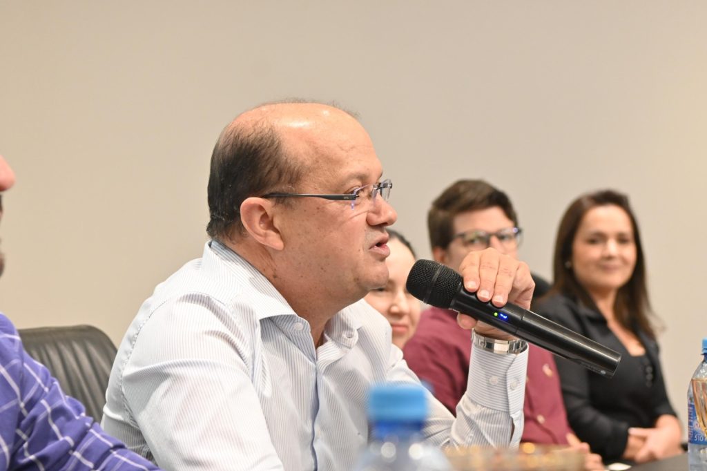 Governo de MS apresenta proposta de regionalização e financiamento da saúde às prefeituras do Estado Governo de MS apresenta proposta de regionalização e financiamento da saúde às prefeituras do Estado