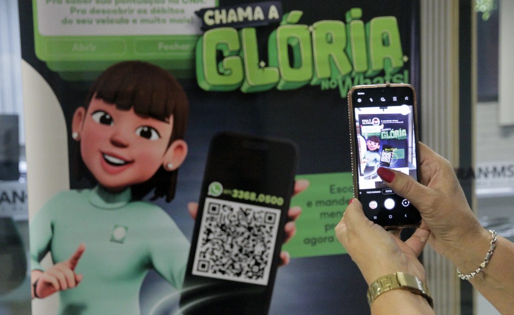 >Assistente virtual Glória dinamizou atendimento do Detran de MS (Foto: Rachid Waqued/Detran/Arquivo)