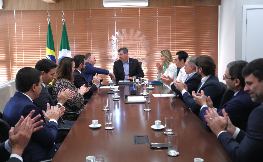>Solenidade ocorreu na sala de reuniões da Governadoria