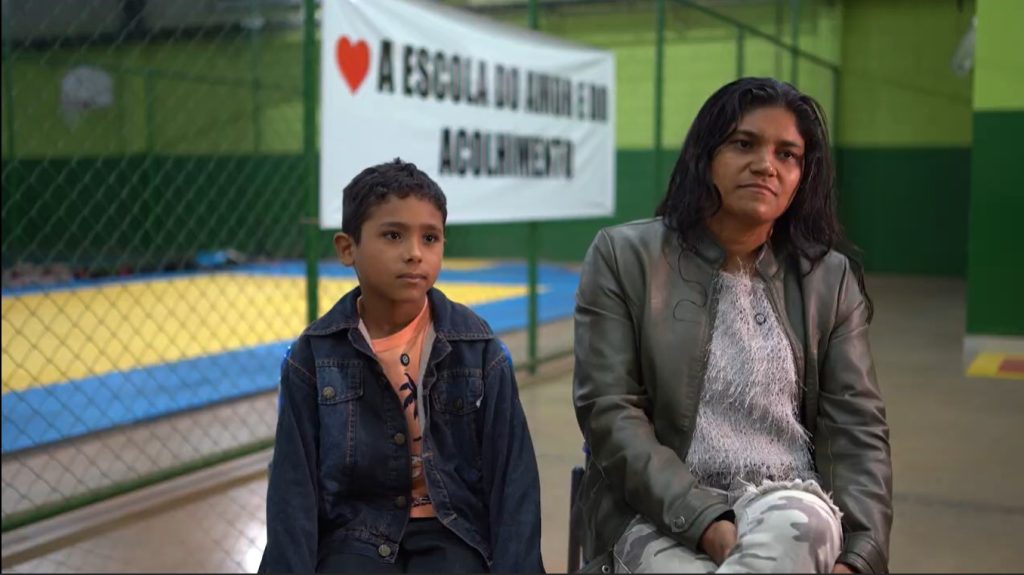 >Lucinéia, ao lado do filho (Foto: Ewerton Pereira/Secom)