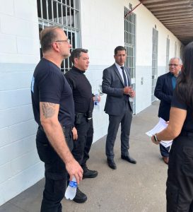 >Após a cerimônia, as autoridades visitaram as obras de melhorias da unidade penal.
