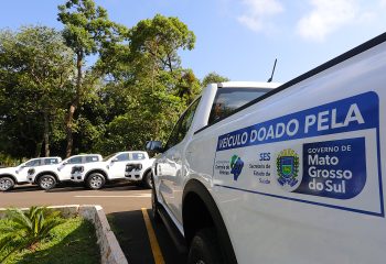 Cerimônia de entrega de caminhonetes destinadas às ações de Vigilância em Saúde Foto Saul Schramm