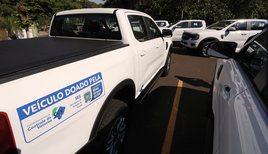 Cerimônia de entrega de caminhonetes destinadas às ações de Vigilância em Saúde Foto Saul Schramm