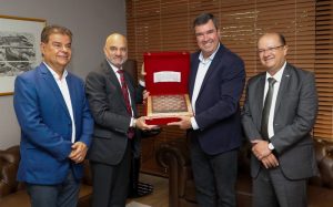 Governo de MS renova parceria com Embaixada da Índia para aulas de yoga nas escolas estaduais Governo de MS renova parceria com Embaixada da Índia para aulas de yoga nas escolas estaduais