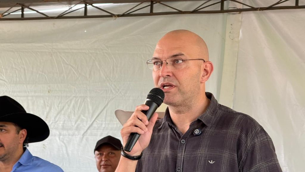 Educação e infraestrutura marcam início do ano com agenda intensa do Governo de MS no interior