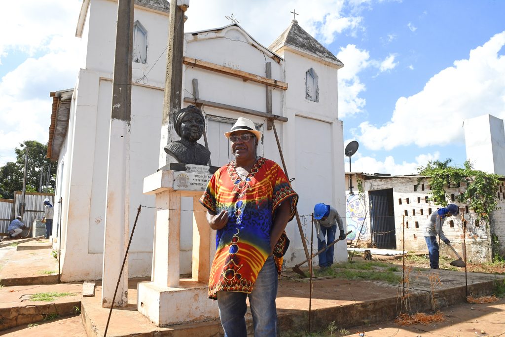 Moradores da Tia Eva se emocionam e comemoram início das obras de restauração na comunidade Moradores da Tia Eva se emocionam e comemoram início das obras de restauração na comunidade