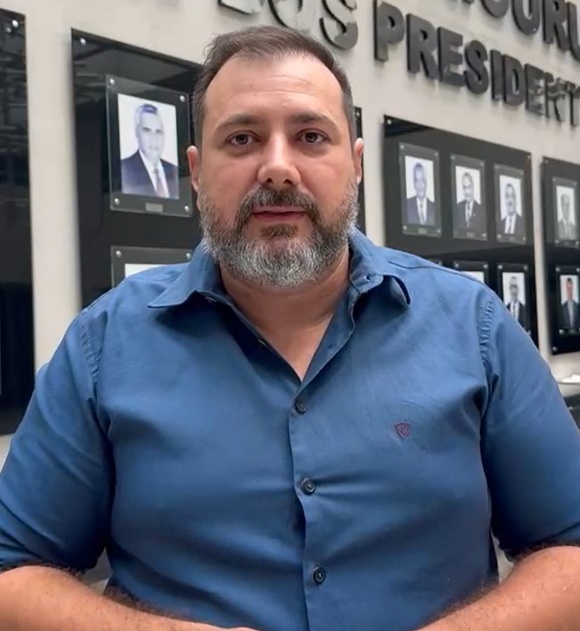 >Alessandro Perasolle – Gestor Educação