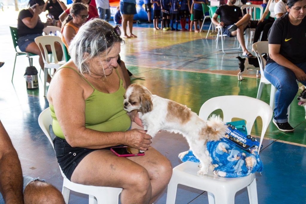 >Amora tem um aninho e foi uma das primeiras a chegar para o atendimento no Nova Lima